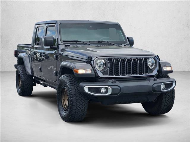 Used 2024 Jeep Gladiator Sport image 3