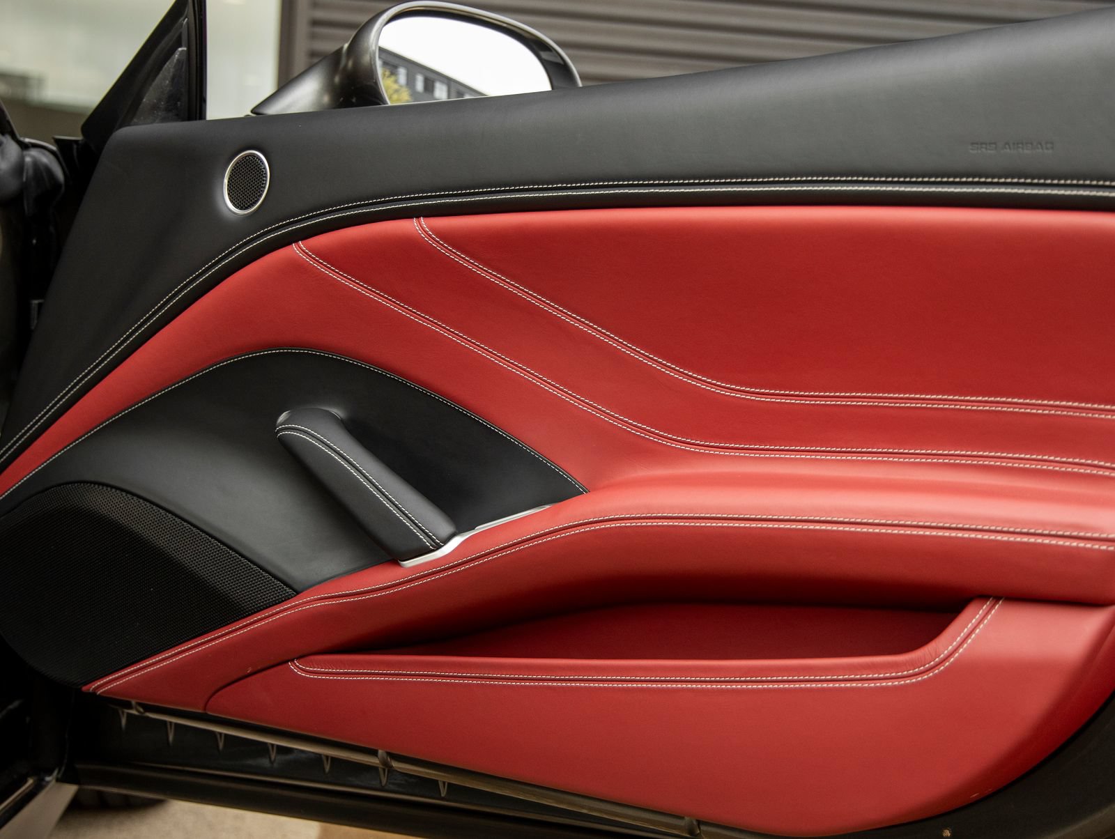 Used 2016 Ferrari California T RWD image 37