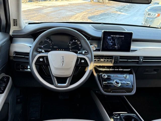 Used 2022 Lincoln Corsair FWD image 6