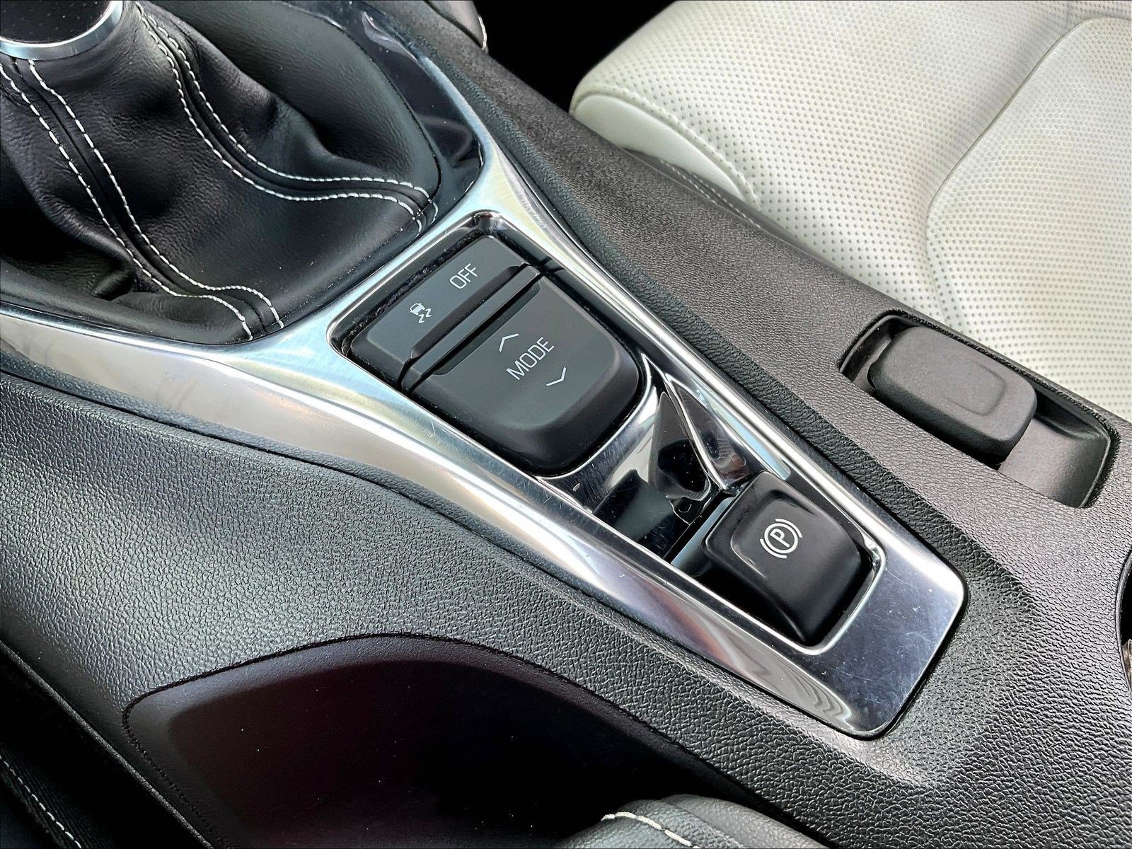 Used 2019 Chevrolet Camaro SS RWD image 35