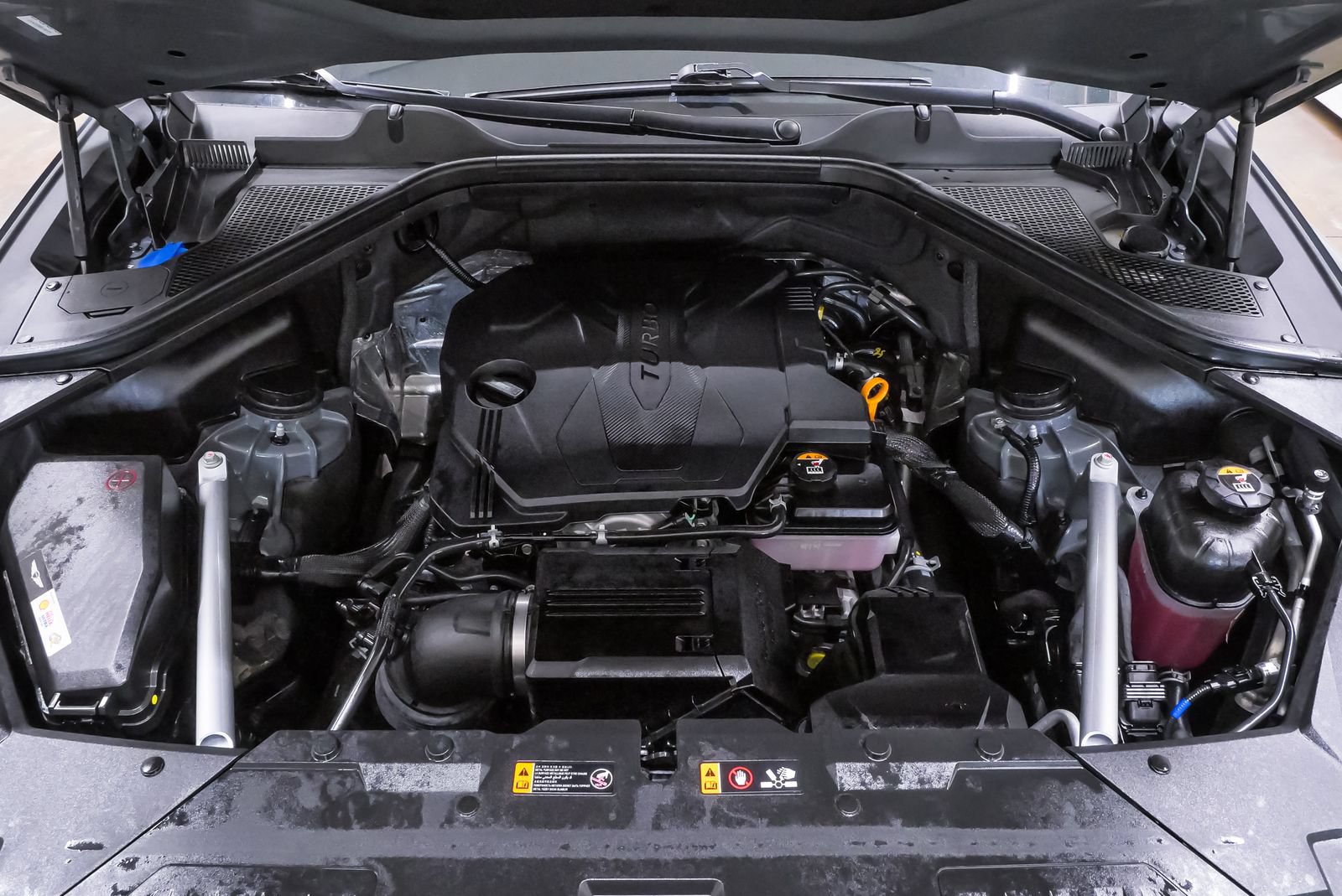 Certified 2025 Genesis GV80 2.5T Prestige AWD/4WD image 32