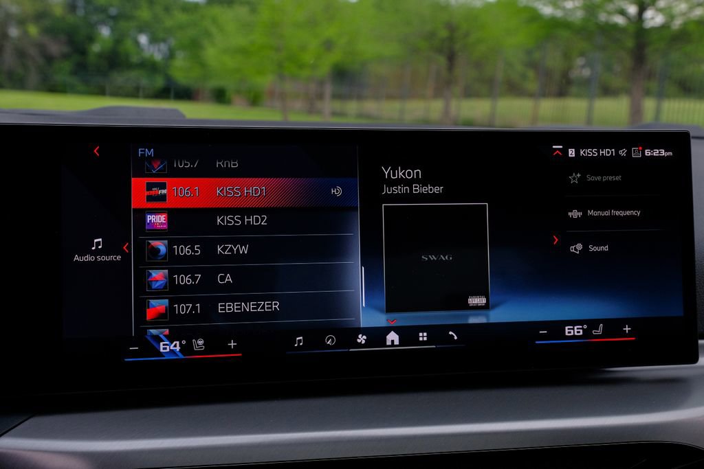 Used 2025 BMW M240i Coupe w/ Premium Package image 29