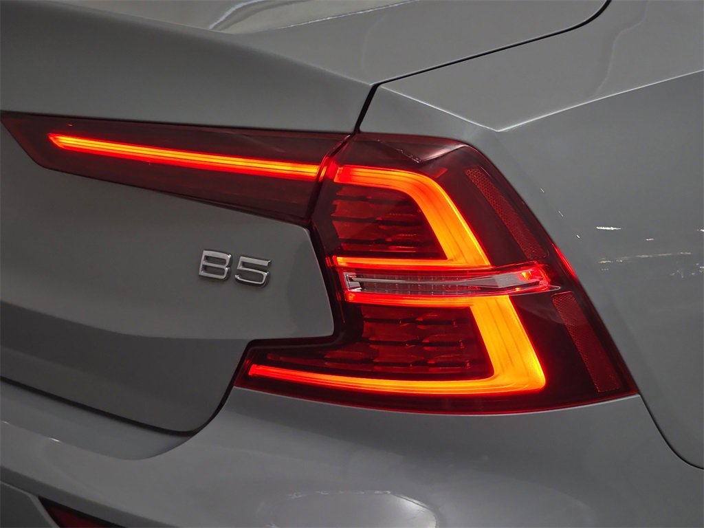 Used 2024 Volvo S60 B5 Core image 35