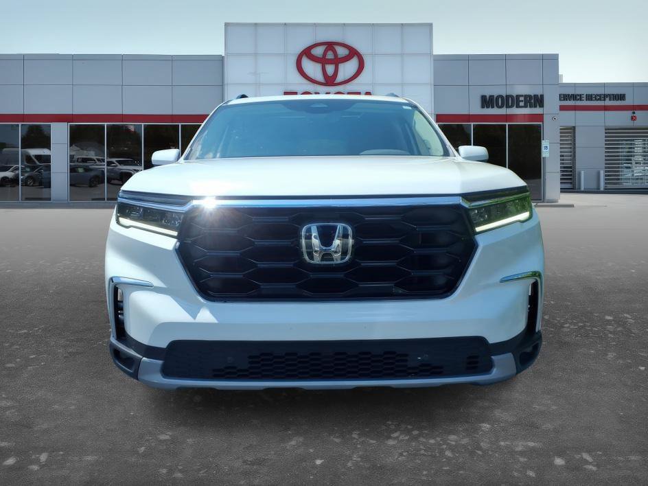 Used 2023 Honda Pilot Touring image 10