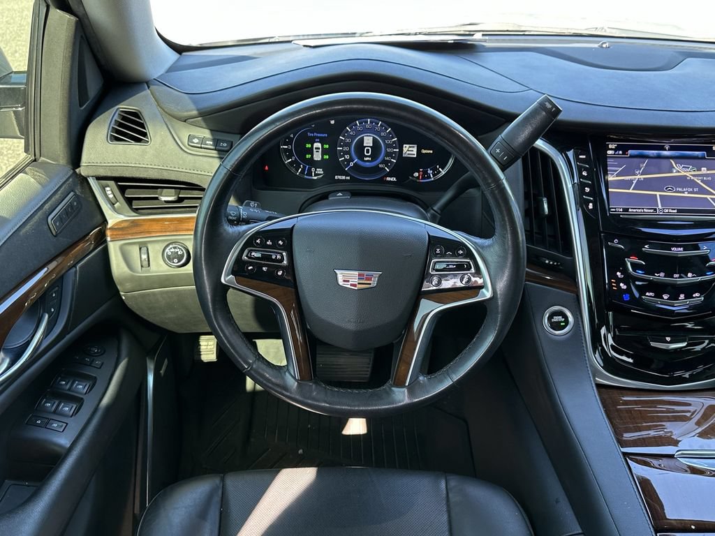 Used 2020 Cadillac Escalade Luxury AWD/4WD image 16