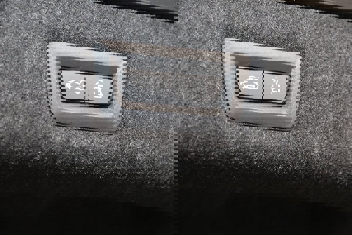 Used 2023 BMW M550i xDrive image 63