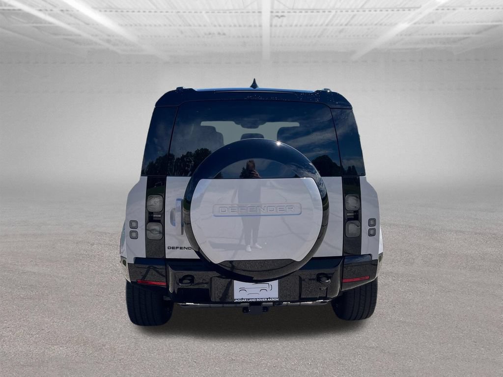 New 2026 Land Rover Defender 110 X-Dynamic SE AWD/4WD image 4