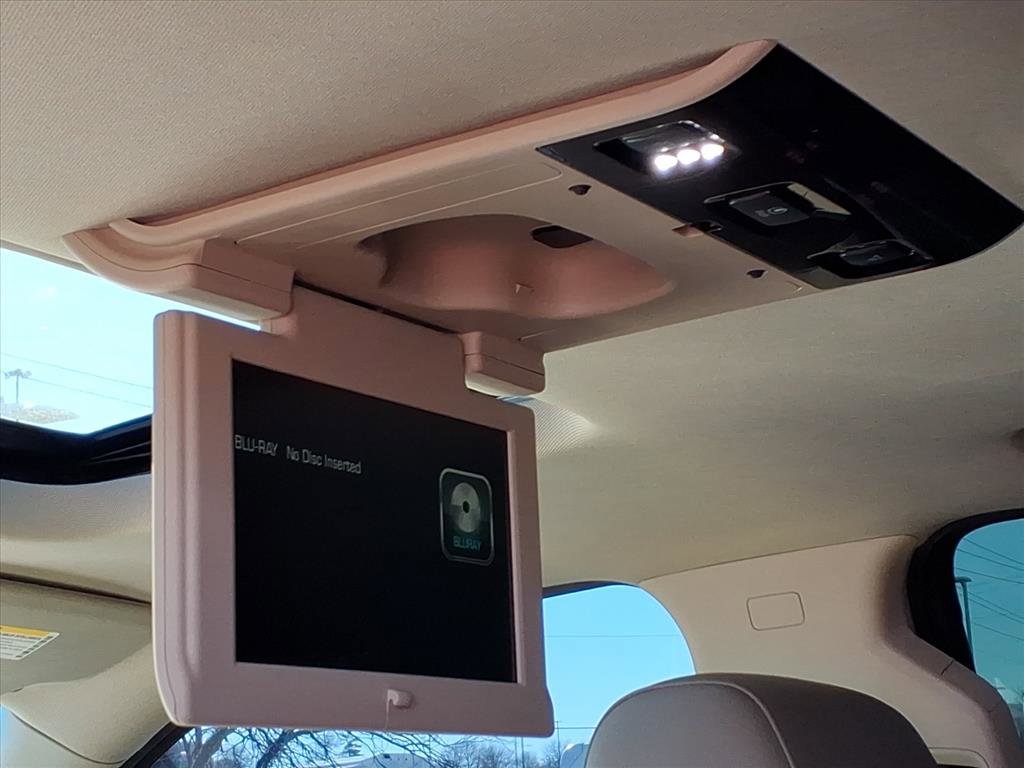 Used 2019 Chevrolet Tahoe LT w/ LT Signature Package image 27