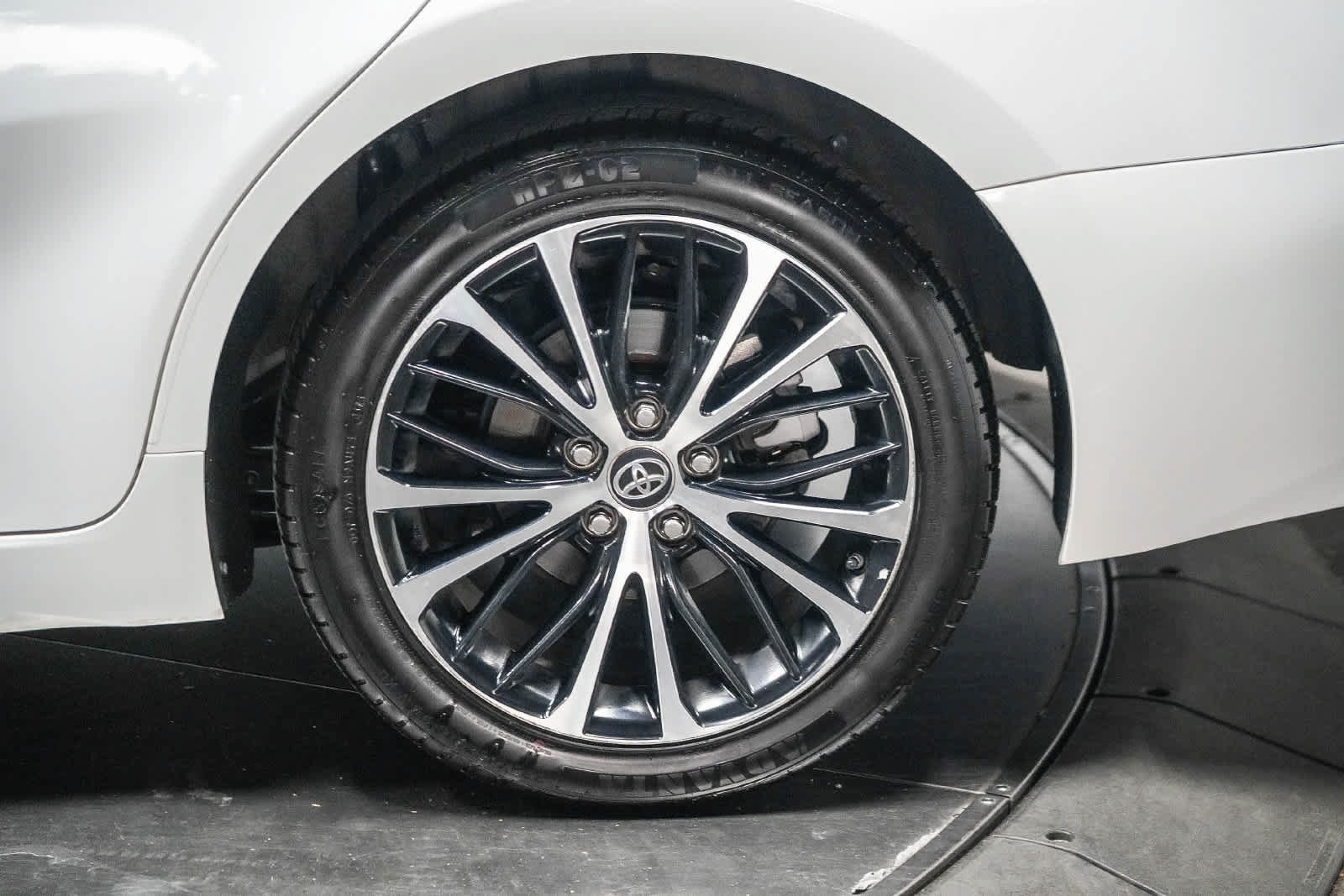 Certified 2019 Toyota Camry SE w/ Carpet Mat Package FWD image 11