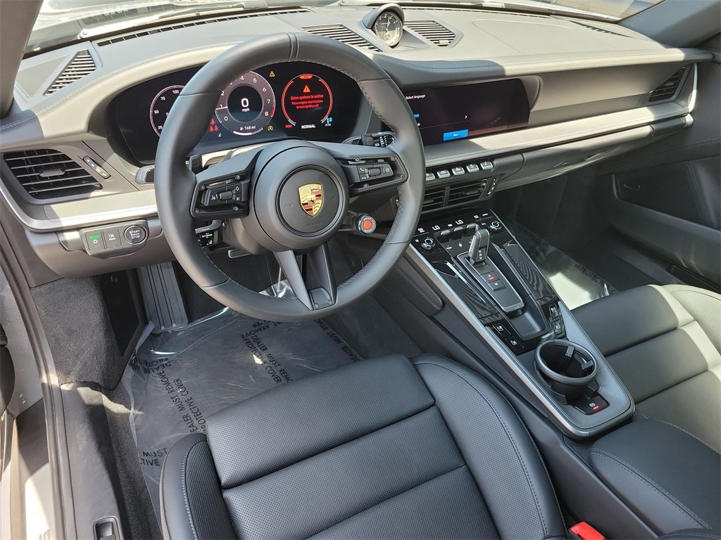 Used 2025 Porsche 911 Carrera image 4