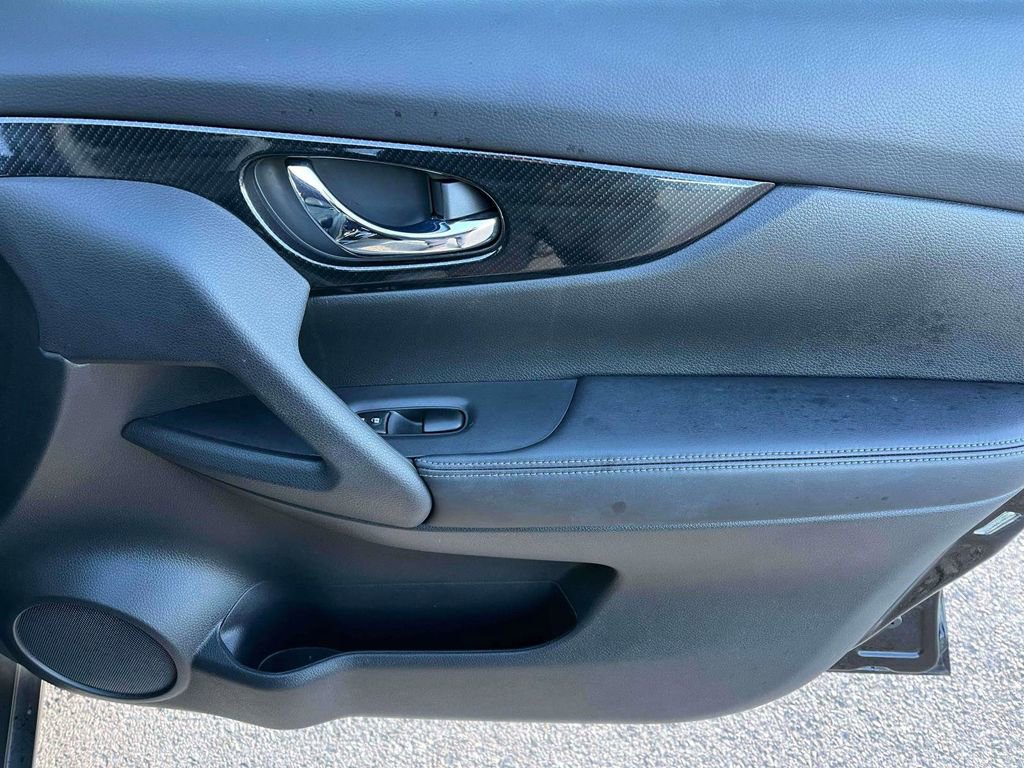 Used 2017 Nissan Rogue SL w/ SL Premium Package image 10