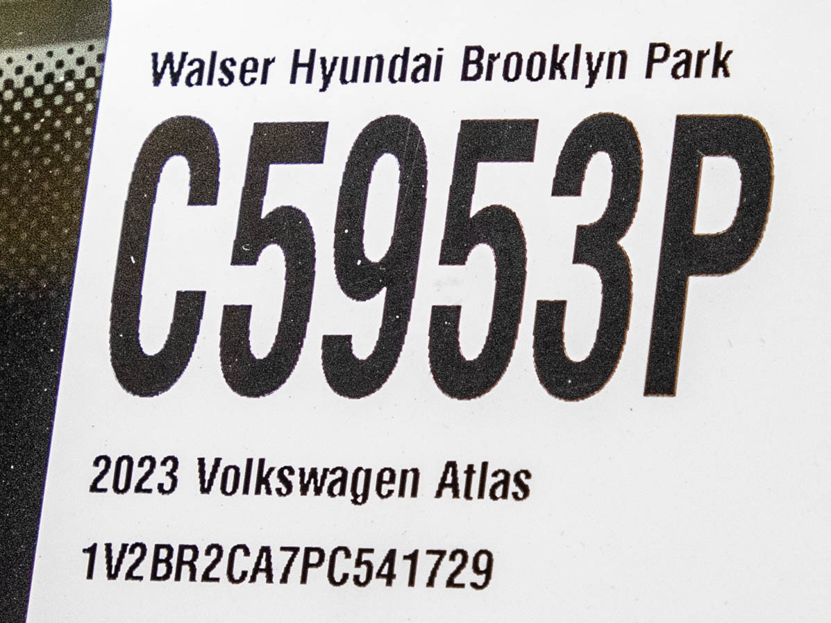 Used 2023 Volkswagen Atlas SEL AWD/4WD image 32