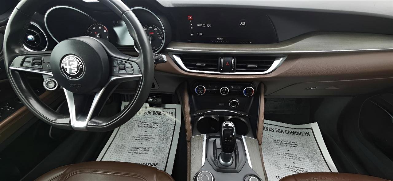Used 2018 Alfa Romeo Stelvio Ti AWD/4WD image 15
