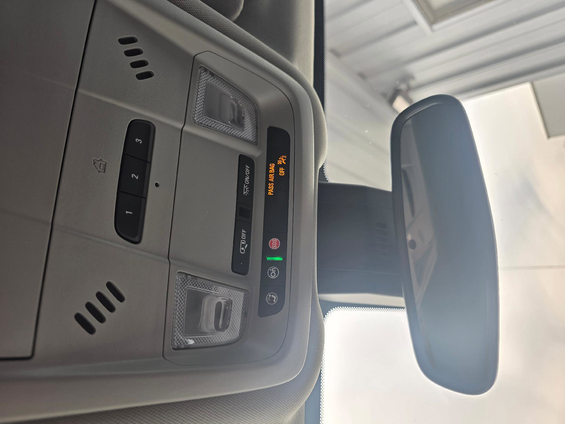 Used 2020 Chevrolet Equinox Premier AWD/4WD image 17