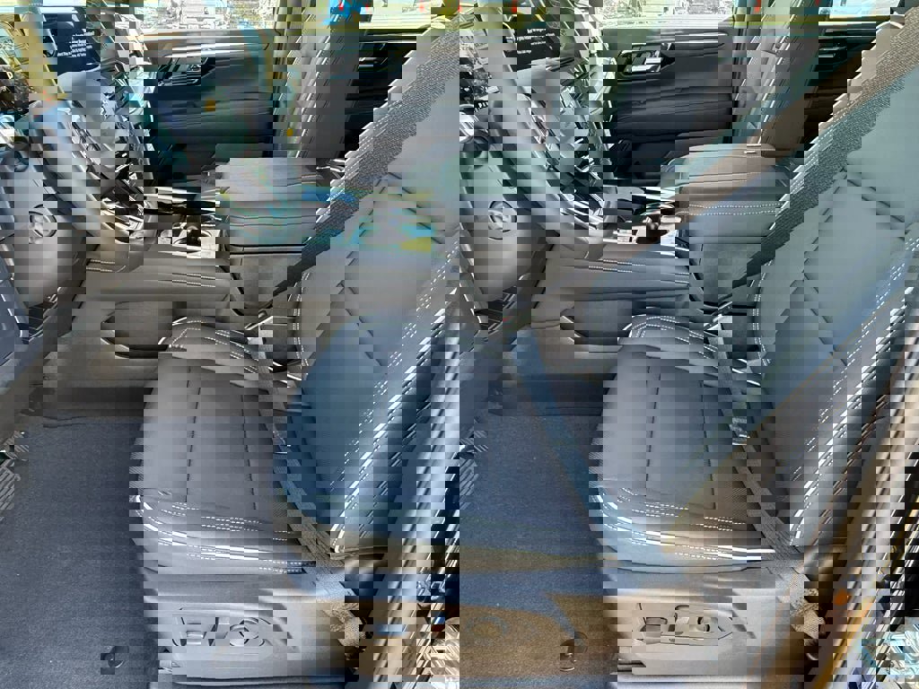 New 2026 Chevrolet Suburban Premier image 12