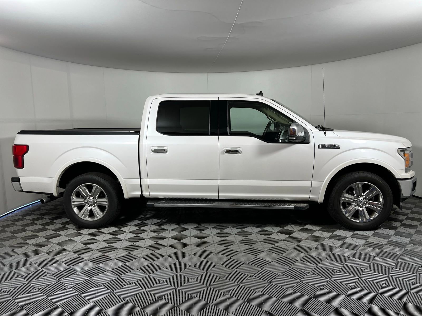 Used 2019 Ford F150 Lariat image 4