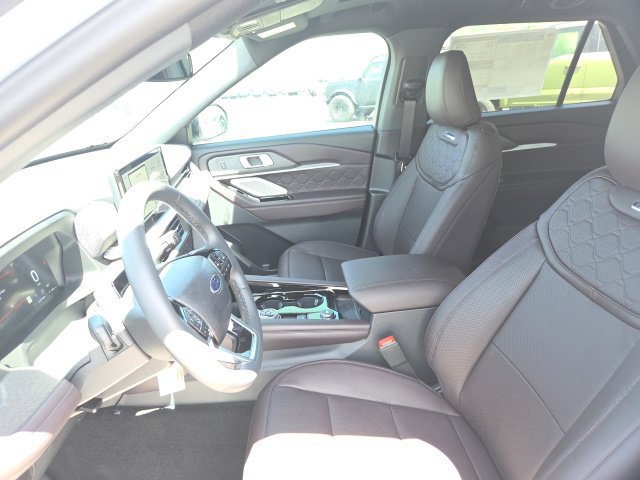New 2026 Ford Explorer Platinum w/ LUX Leather Package AWD/4WD image 16