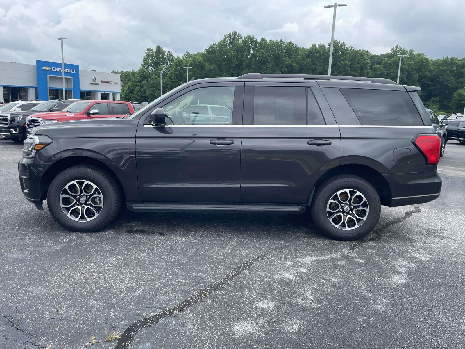 Used 2024 Ford Expedition XLT RWD image 21