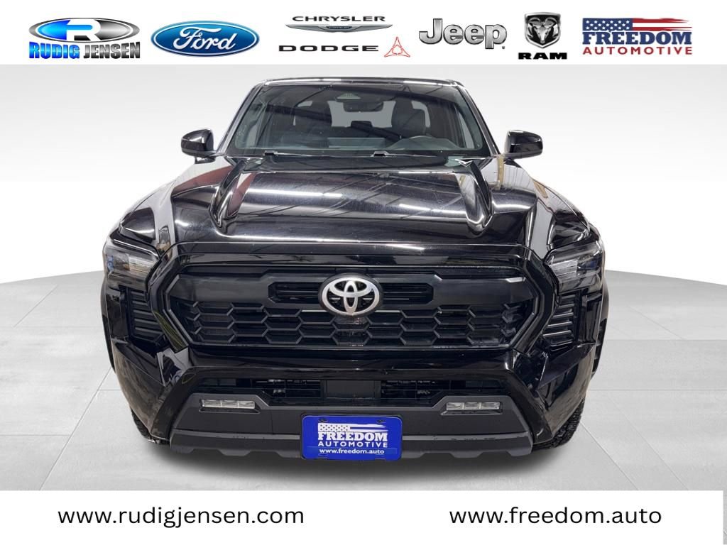 Used 2024 Toyota Tacoma TRD Off-Road image 8