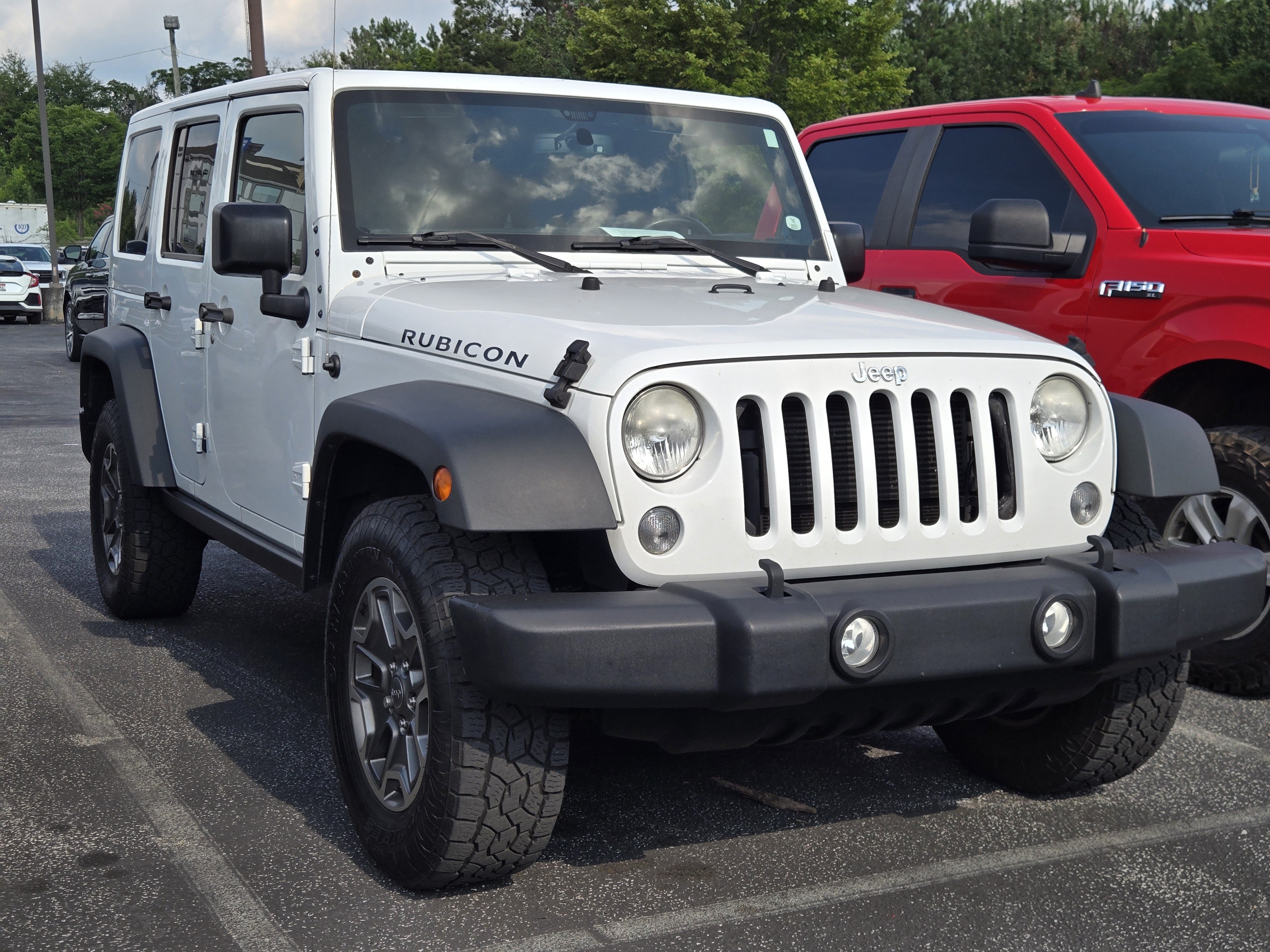 Used 2015 Jeep Wrangler Unlimited Rubicon w/ Connectivity Group AWD/4WD image 3