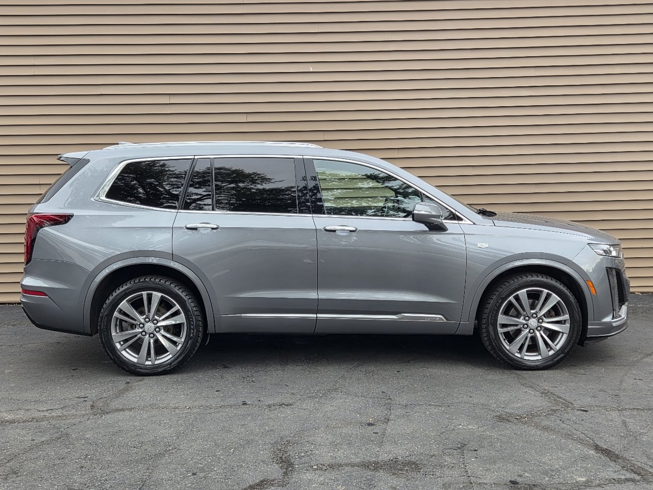 Used 2022 Cadillac XT6 Premium Luxury image 7