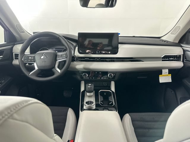 New 2026 Mitsubishi Outlander SE AWD/4WD image 17
