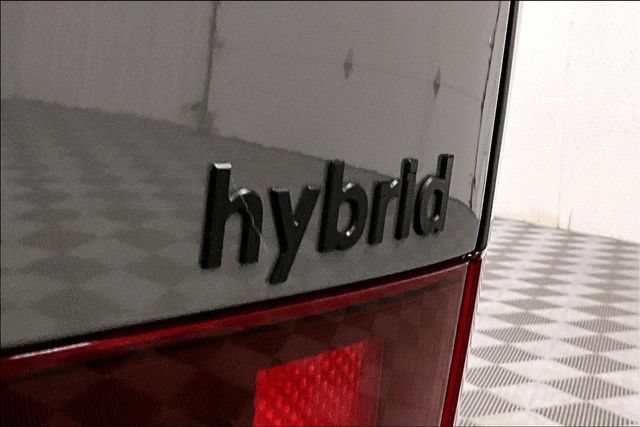 Used 2025 Hyundai Santa Fe Calligraphy FWD image 9