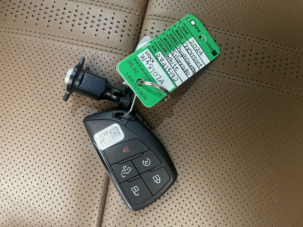 Used 2024 Chevrolet Silverado 1500 High Country image 30