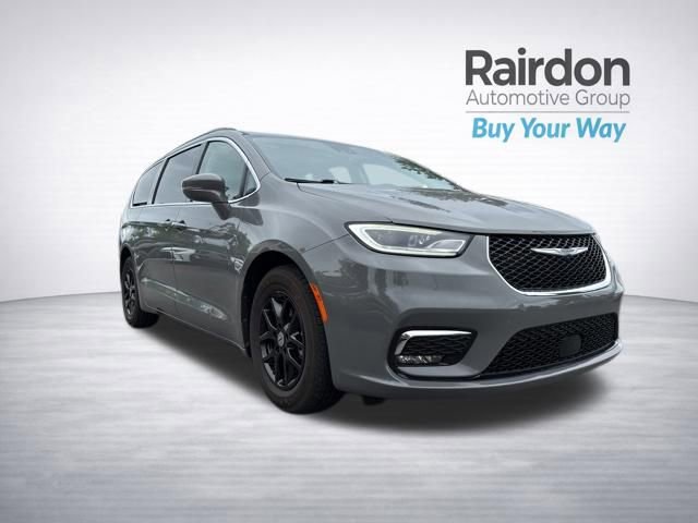 Used 2022 Chrysler Pacifica Touring-L FWD image 1