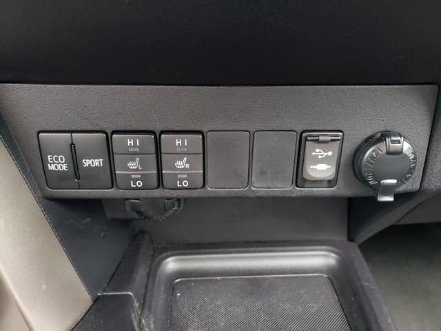 Used 2015 Toyota RAV4 Limited w/ Technology Package AWD/4WD image 18