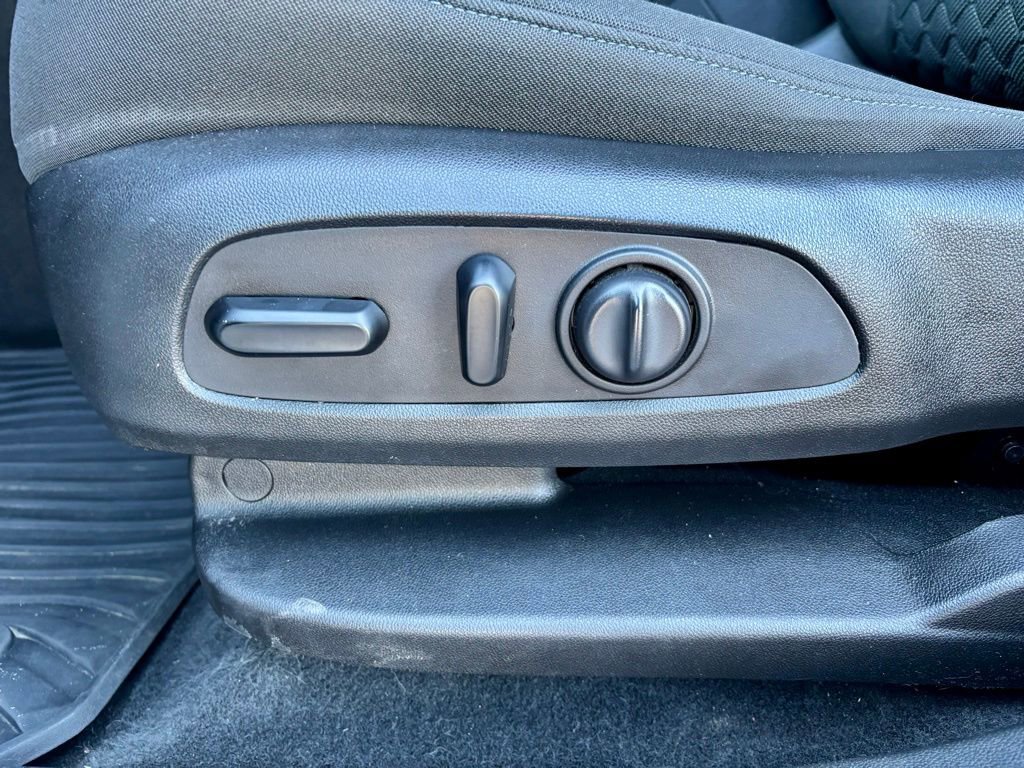 Used 2020 Chevrolet Blazer LT image 15