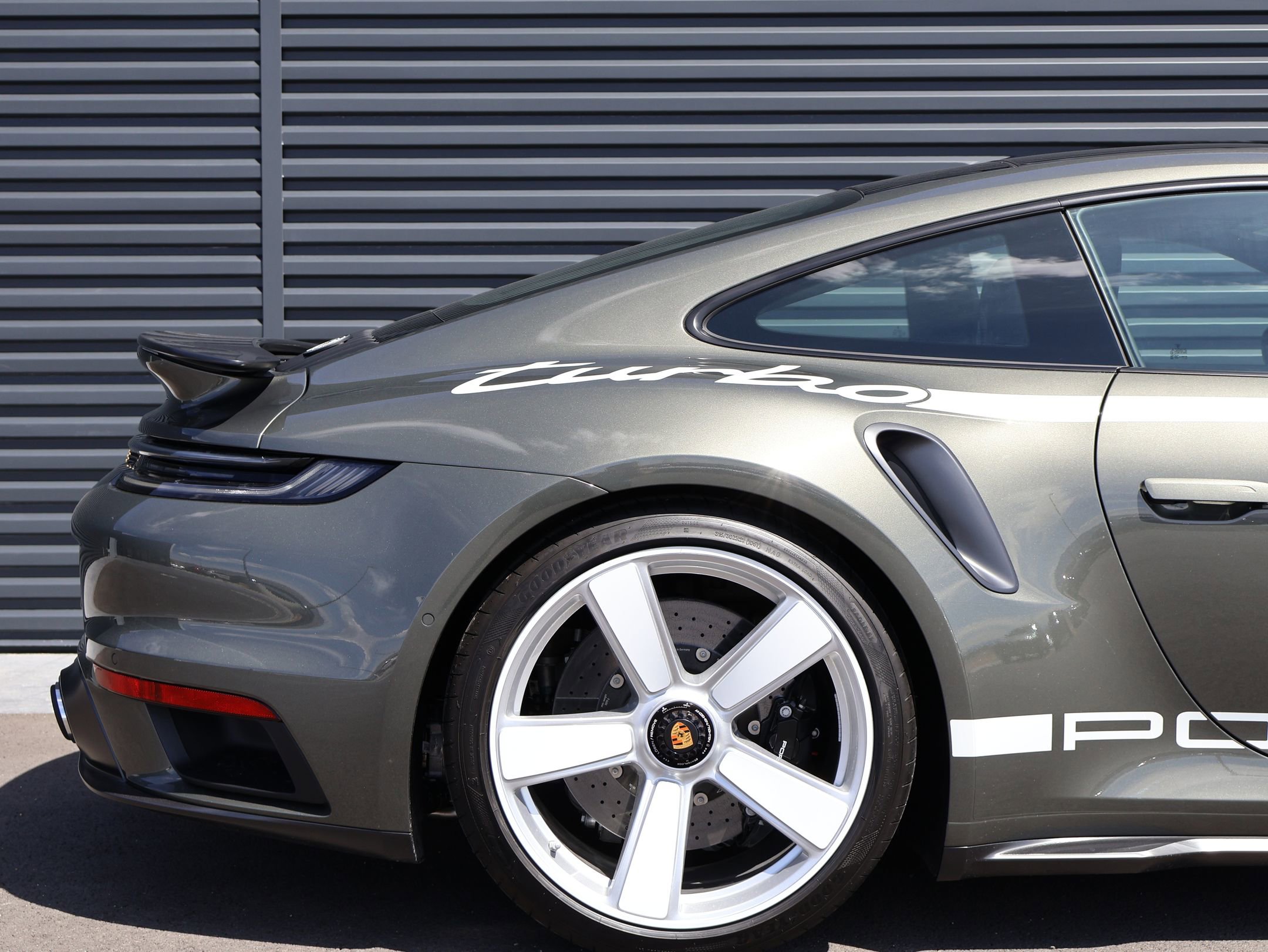 Certified 2025 Porsche 911 Turbo AWD/4WD image 31