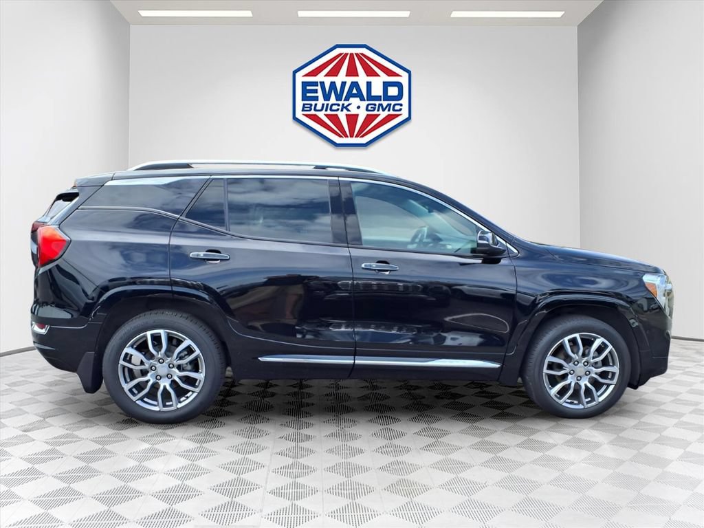 Certified 2024 GMC Terrain Denali w/ Denali Premium Package AWD/4WD image 4