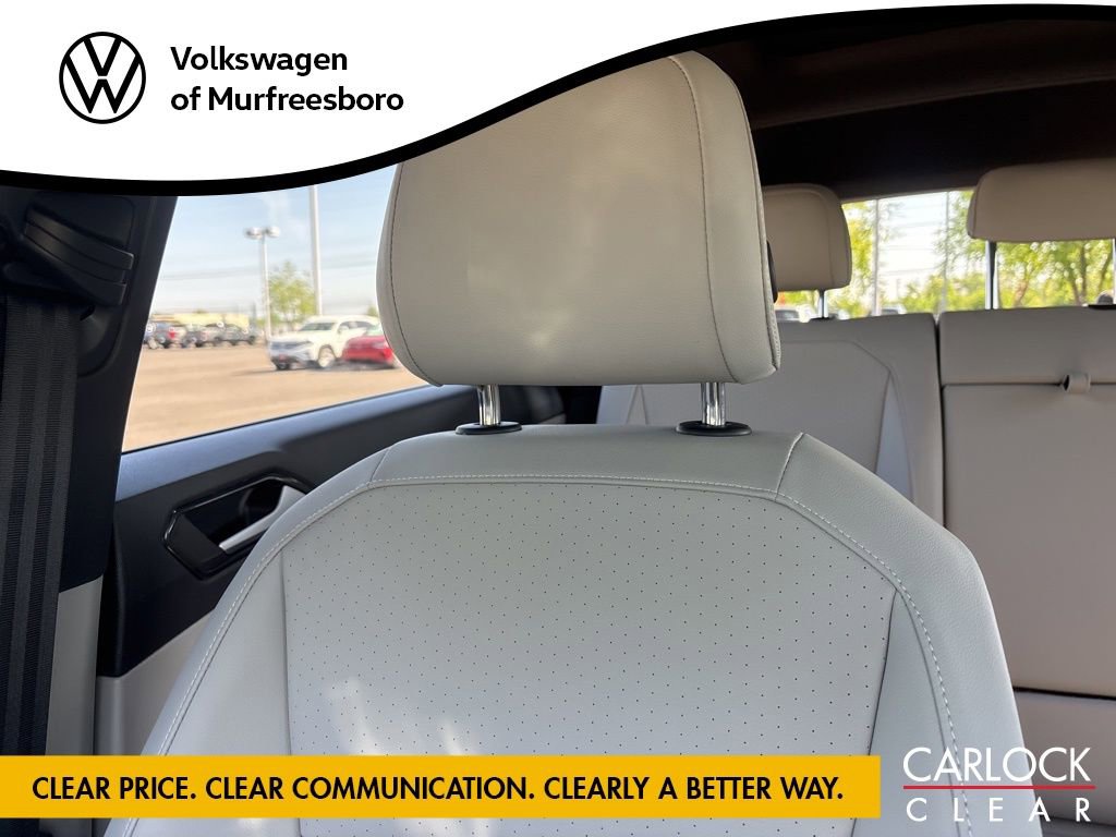 Certified 2023 Volkswagen Tiguan SE R-Line FWD image 23