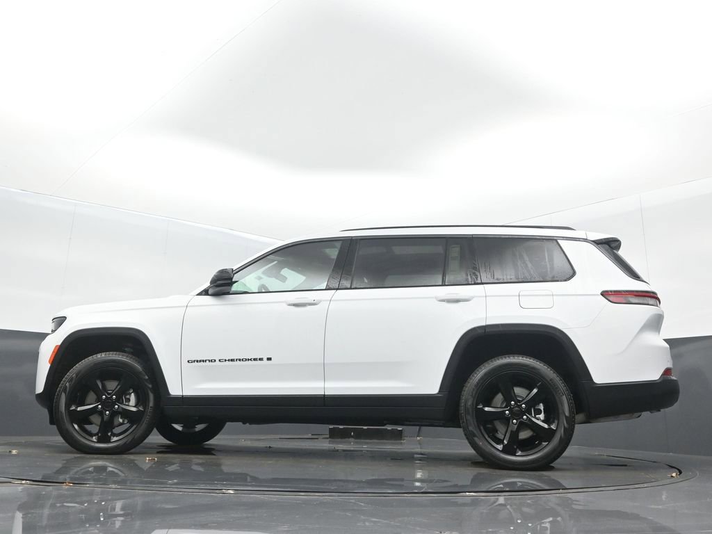 New 2026 Jeep Grand Cherokee L Limited w/ Limited Altitude Package AWD/4WD image 34