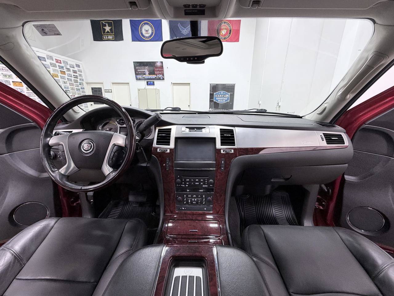 Used 2013 Cadillac Escalade Premium AWD/4WD image 31