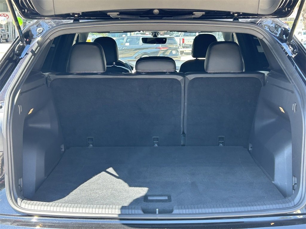 Used 2022 Volkswagen Atlas Cross Sport SE image 11