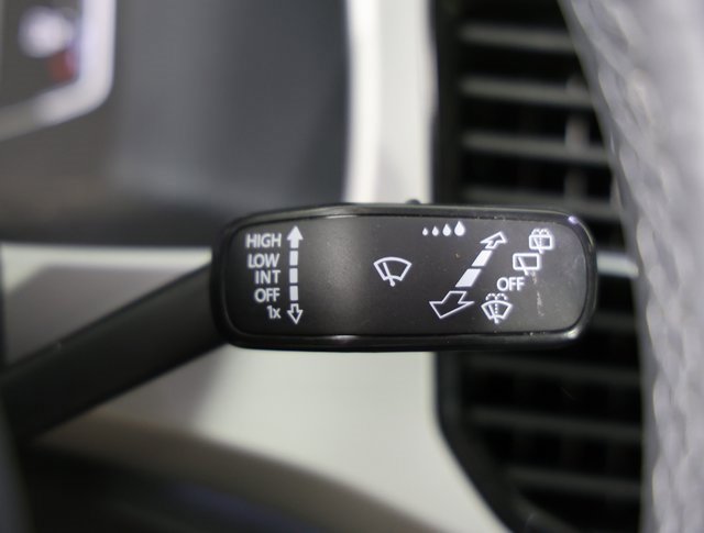 Used 2023 Volkswagen Atlas SEL R-Line image 23