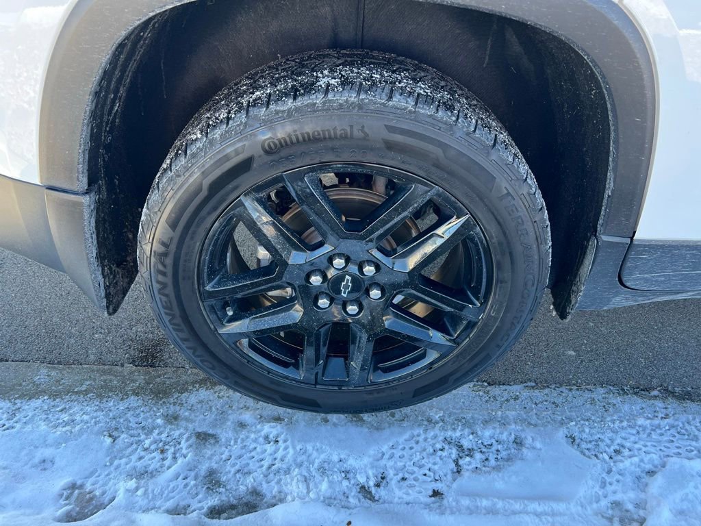 Used 2021 Chevrolet Traverse LT w/ LPO, Blackout Package image 11