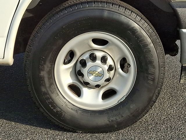 Used 2024 Chevrolet Express 2500 Extended image 11