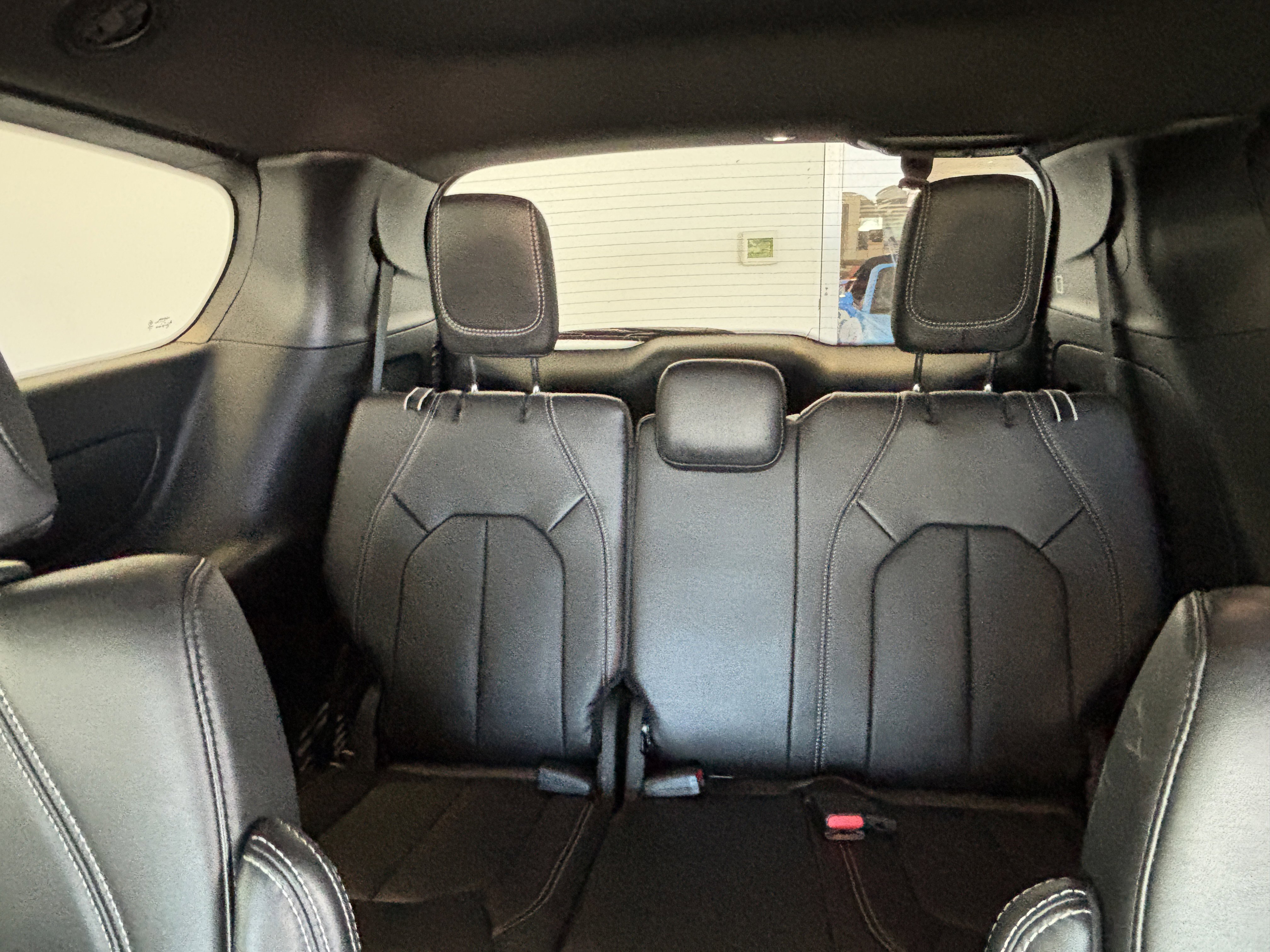 Used 2026 Chrysler Pacifica Select image 17