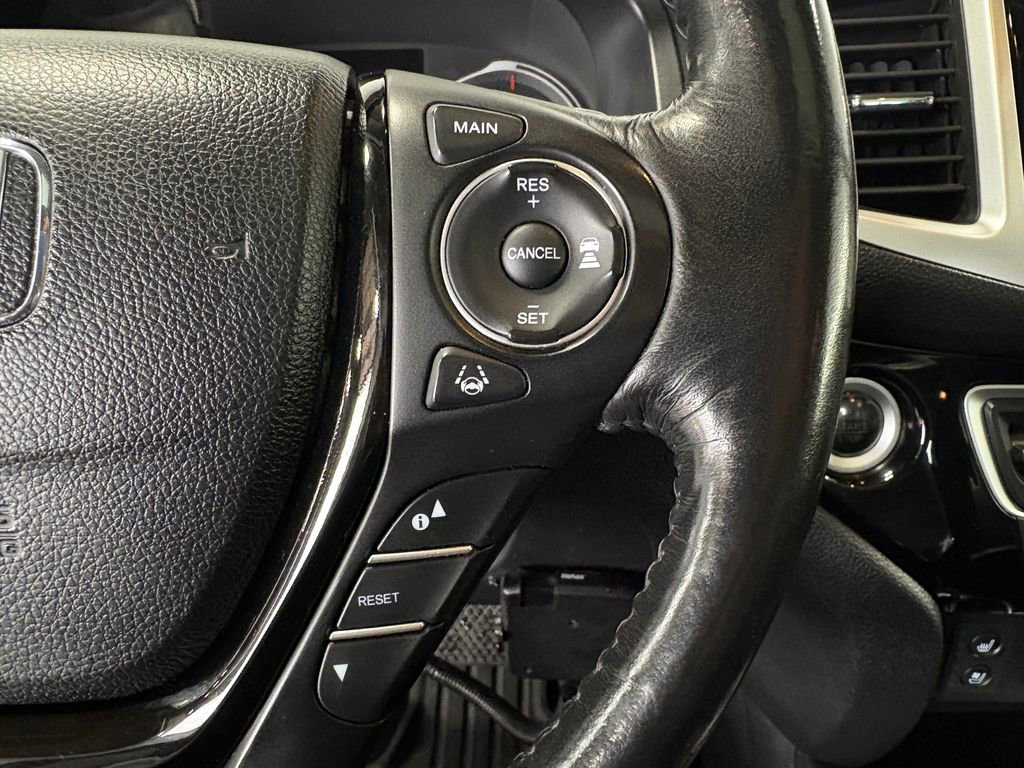 Used 2018 Honda Pilot Touring image 19