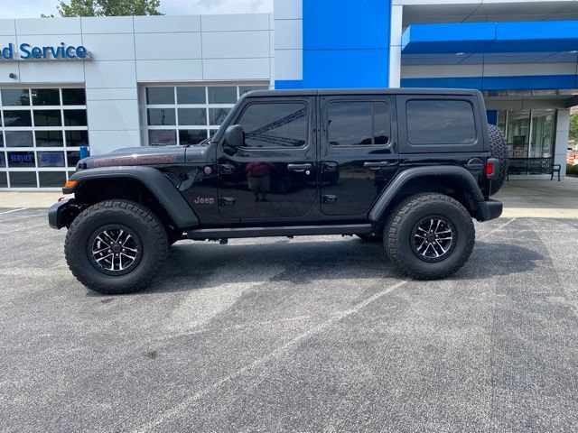 Used 2023 Jeep Wrangler Unlimited Rubicon w/ Cold Weather Group AWD/4WD image 2