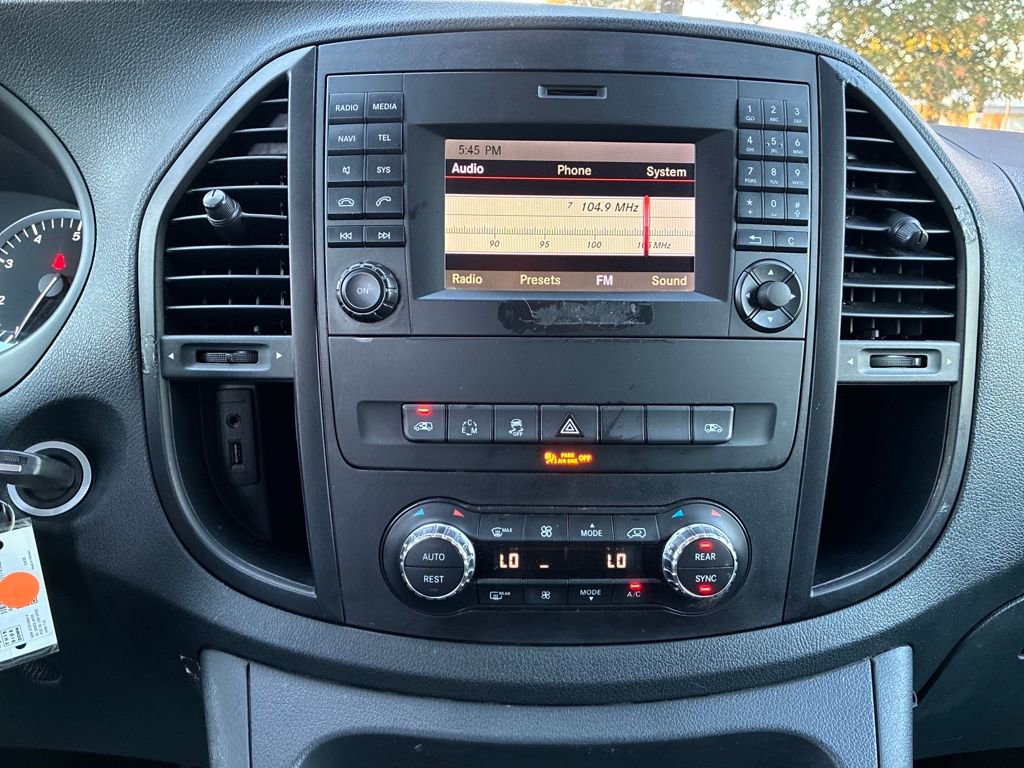 Used 2018 Mercedes-Benz Metris Passenger image 18