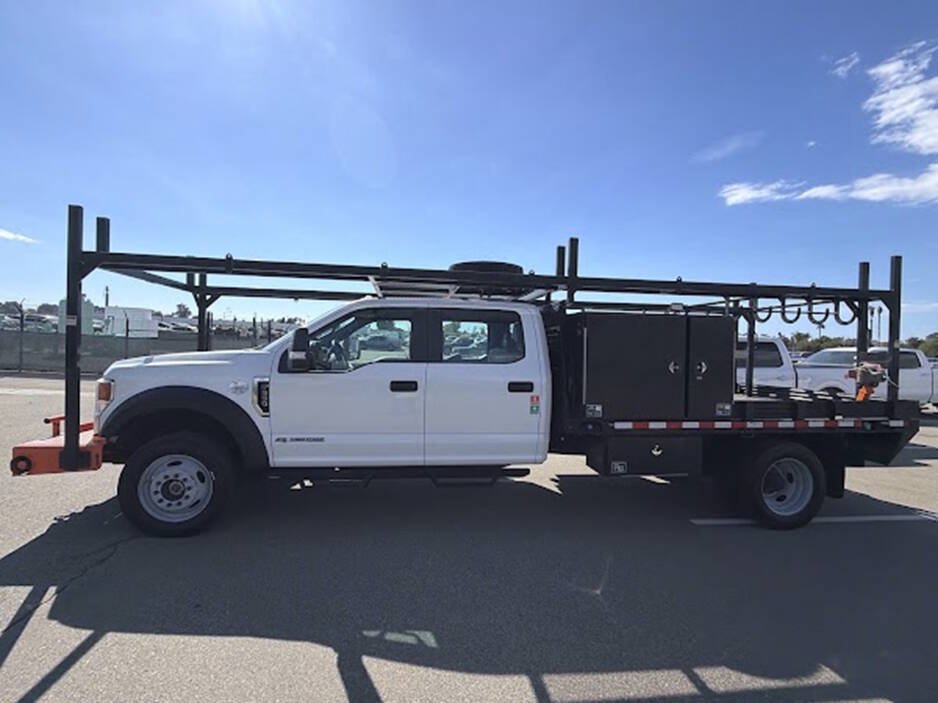 Used 2022 Ford F550 4x4 Crew Cab Super Duty w/ Power Equipment Group image 4
