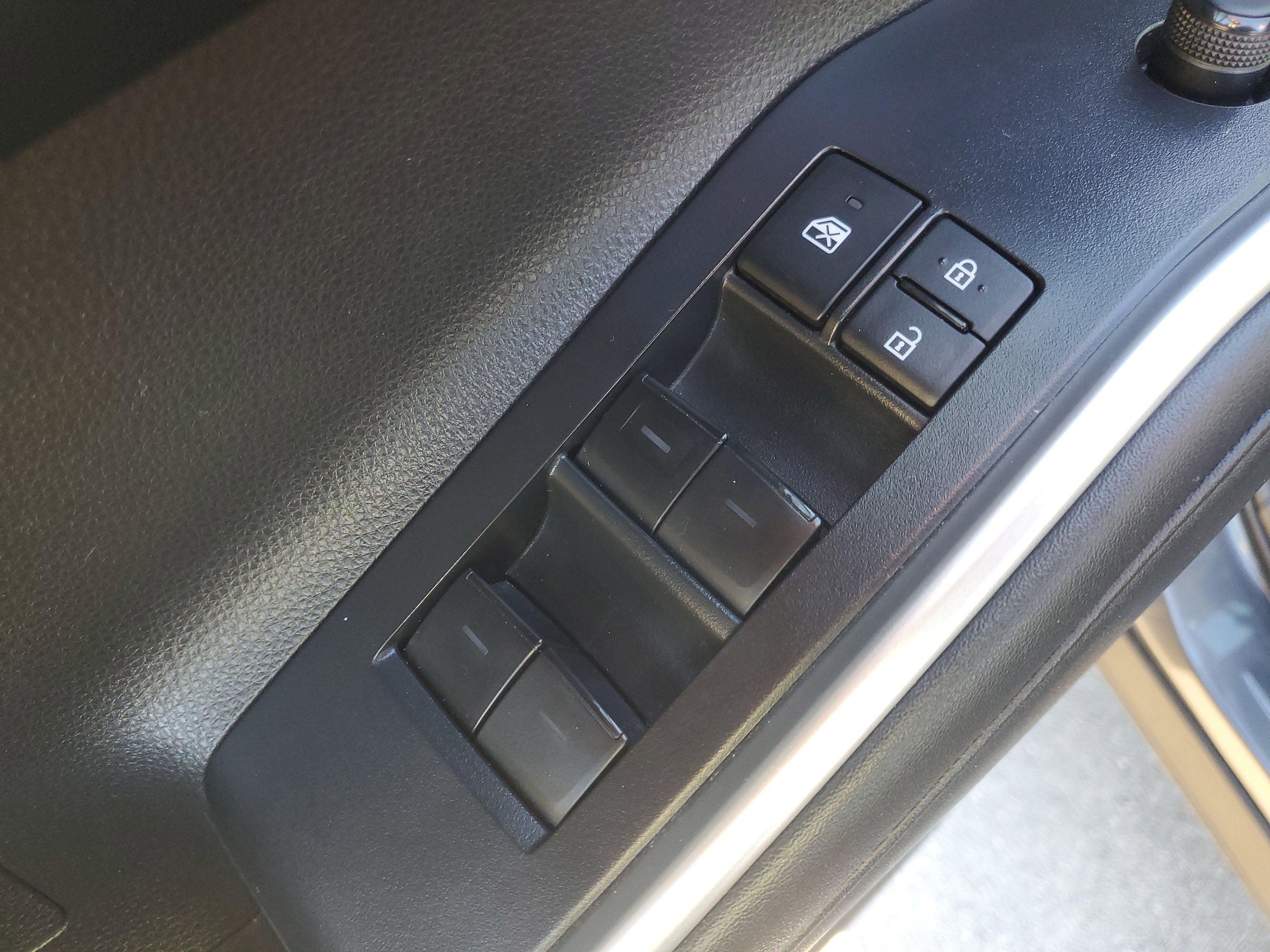 Used 2022 Toyota Highlander XLE image 22