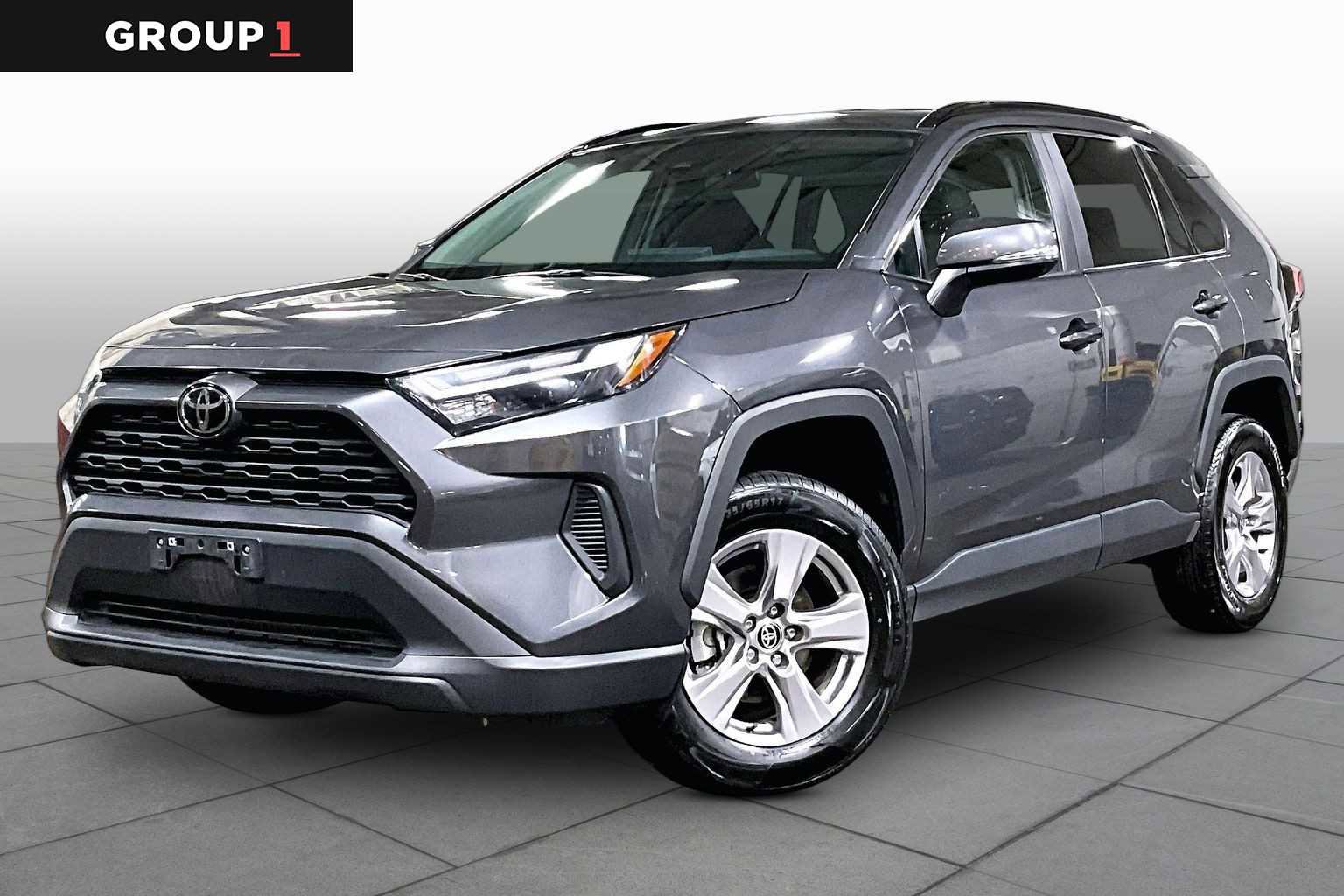 Used 2025 Toyota RAV4 XLE AWD/4WD image 1