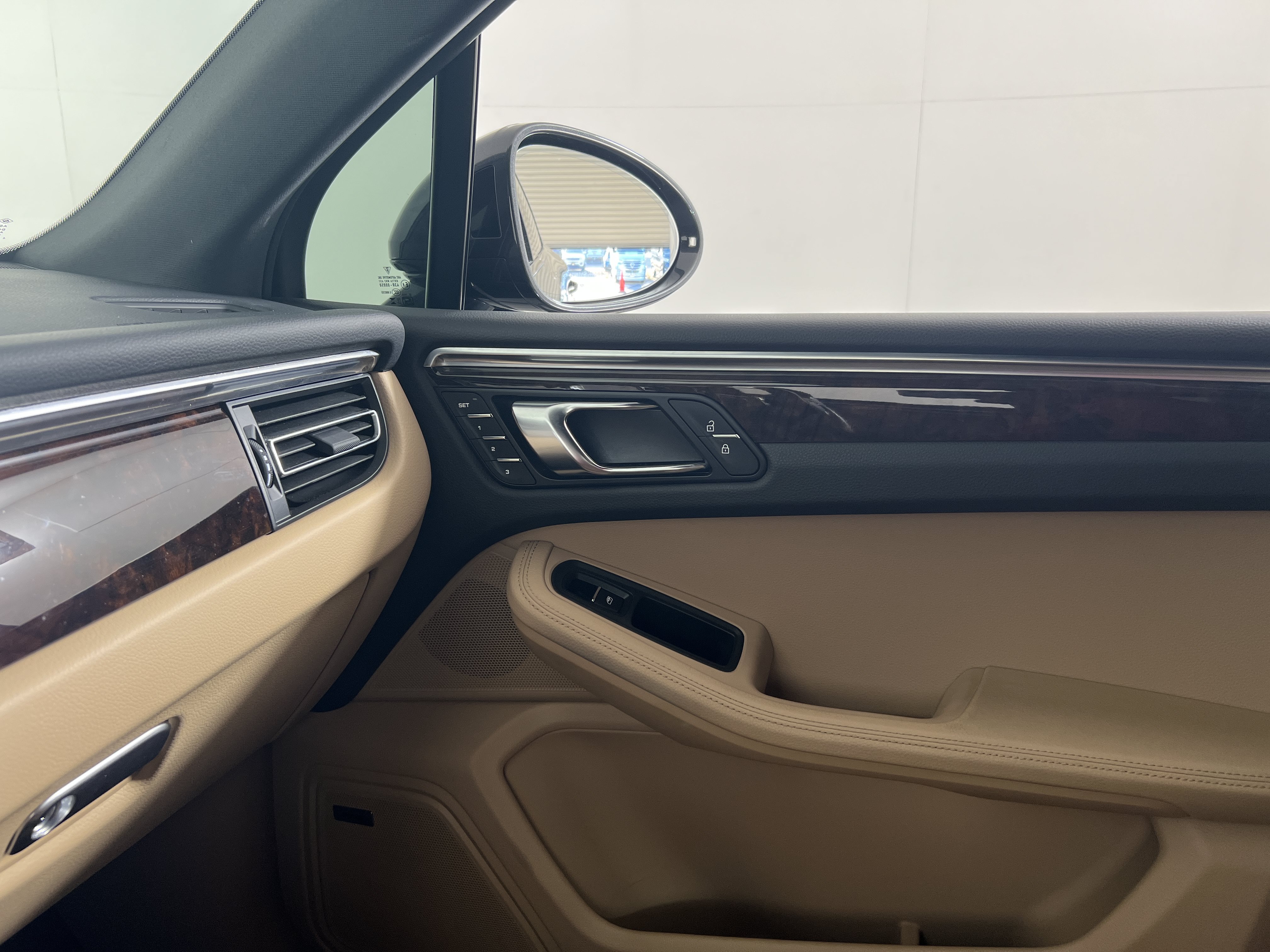 Certified 2024 Porsche Macan S AWD/4WD image 14