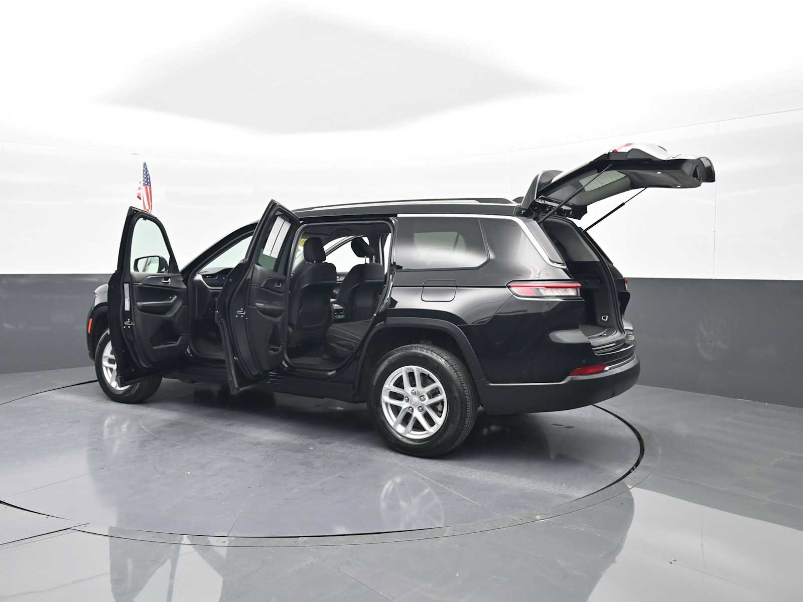 Used 2023 Jeep Grand Cherokee L Laredo image 54