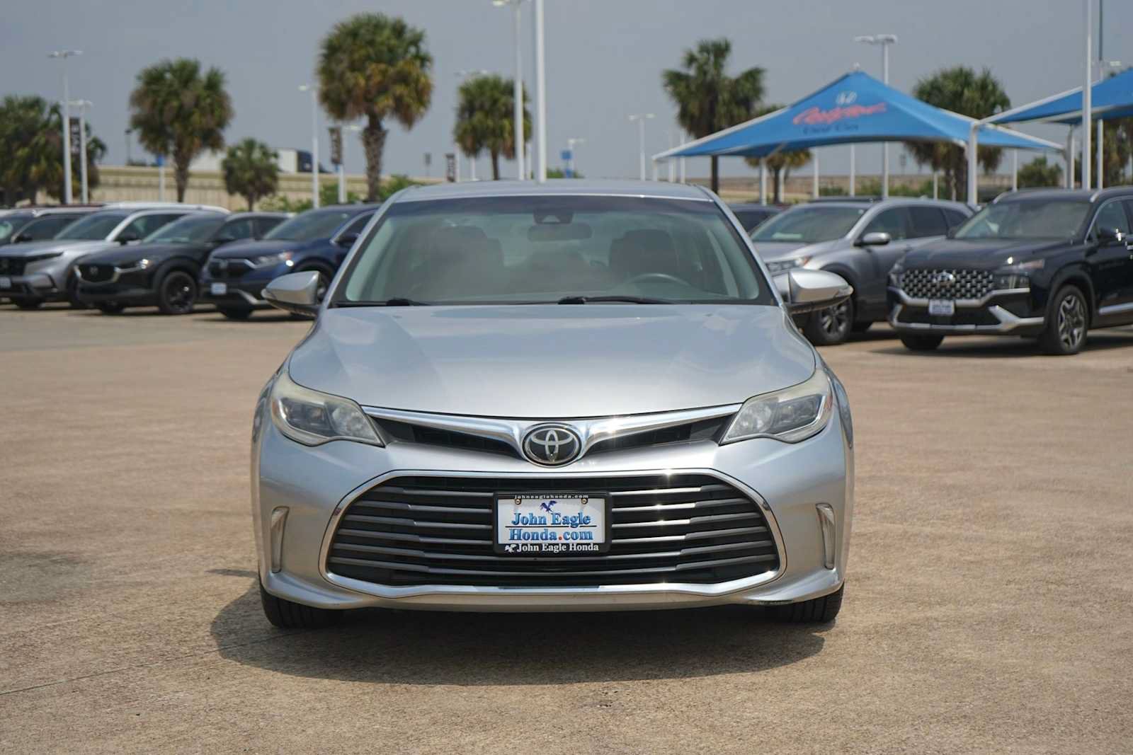Used 2018 Toyota Avalon XLE FWD image 6